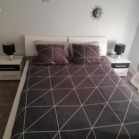 Apartament T1 Bis Calme Proche Centre Ville Saint-Etienne  Zewnętrze zdjęcie